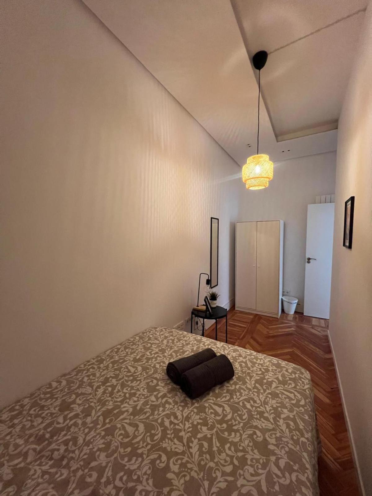 Private Rooms In Magdalena Street Madrid Exterior foto
